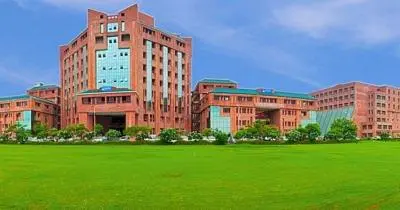 Sharda University - powered by Sunstone Select, Greater Noida: Reviews on Placements, Faculty & Facilities