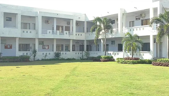 Naran Lala School Of Industrial Management & Computer Science, Navsari: Reviews on Placements, Faculty & Facilities