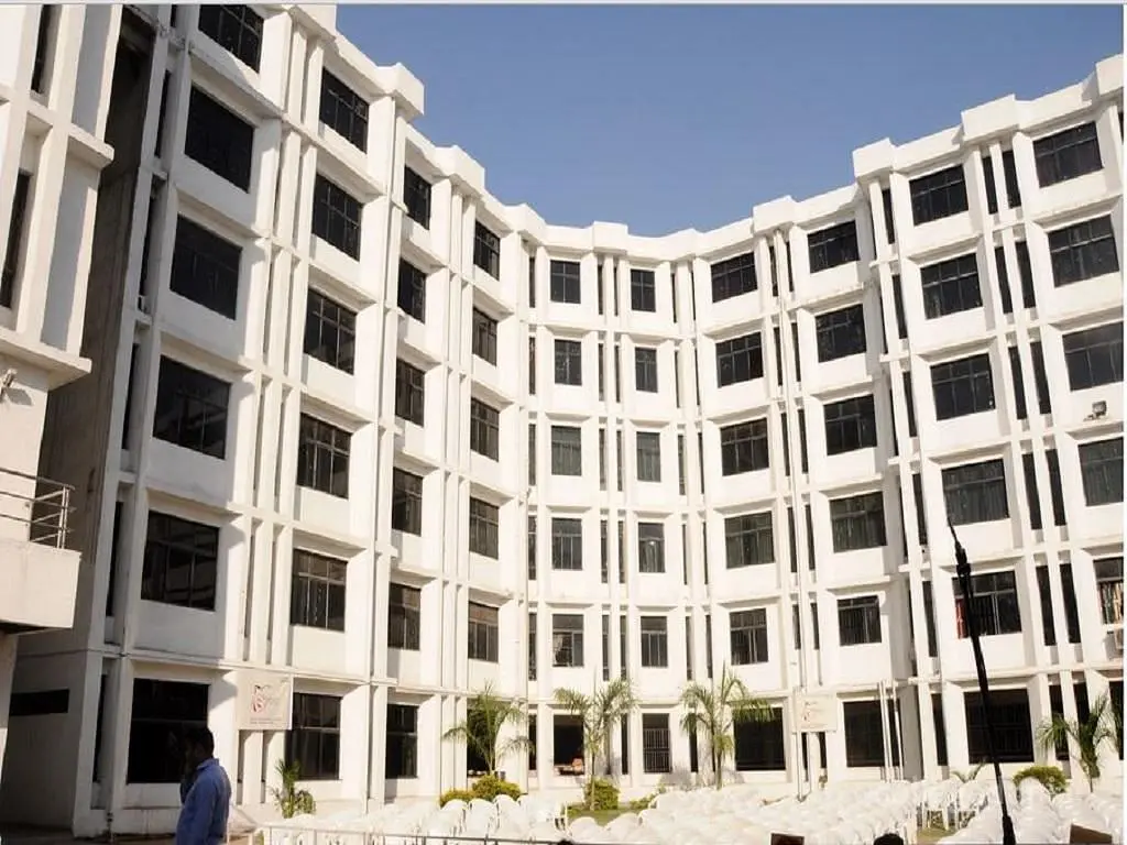 New LJ College of Commerce - [NLJIC], Ahmedabad: Reviews on Placements, Faculty & Facilities