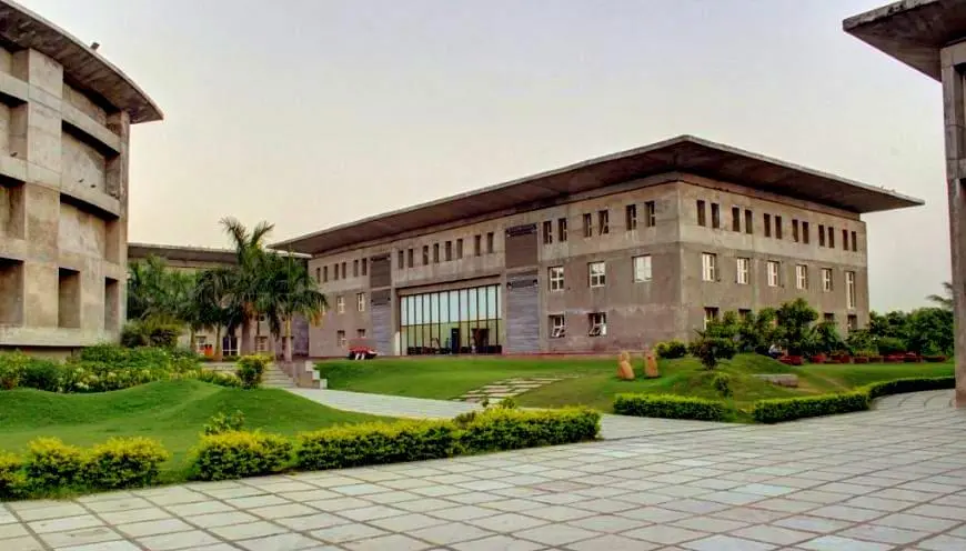 Karnavati School of Dentistry, Karnavati University - [KSD], Gandhinagar: Admission Process 2025 Courses, Fees, Exams,Cutoff, Placements