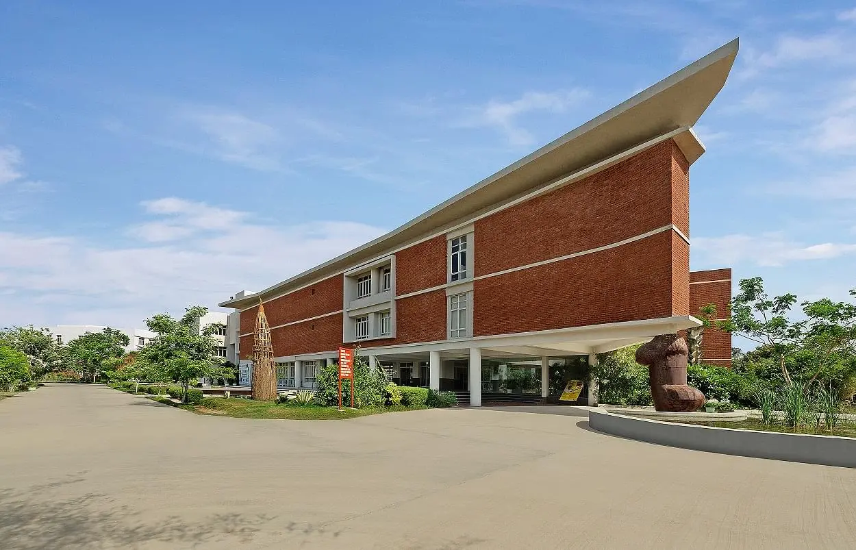 ITM SLS Baroda University, Vadodara: Reviews on Placements, Faculty & Facilities