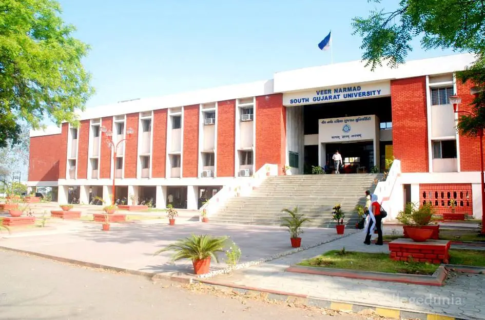 ZF Wadia Women's and NK Jhota College of Commerce, Surat: Reviews on Placements, Faculty & Facilities