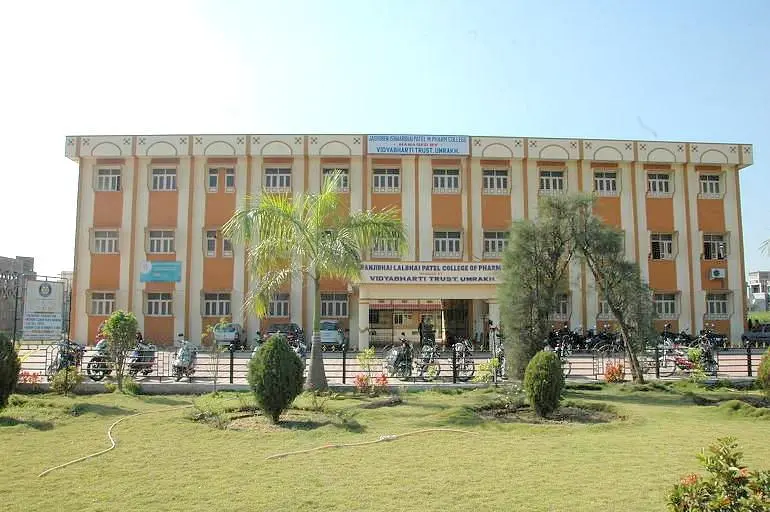 Shree Naranjibhai Lalbhai Patel College of Pharmacy - [SNLPCP], Surat: Reviews on Placements, Faculty & Facilities