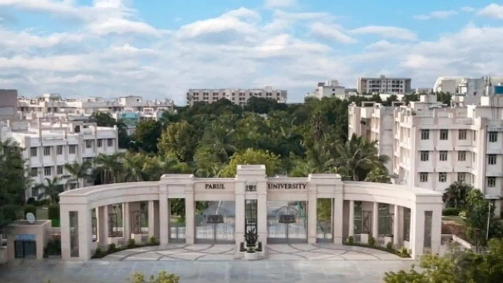 Parul University Online, Vadodara: Reviews on Placements, Faculty & Facilities