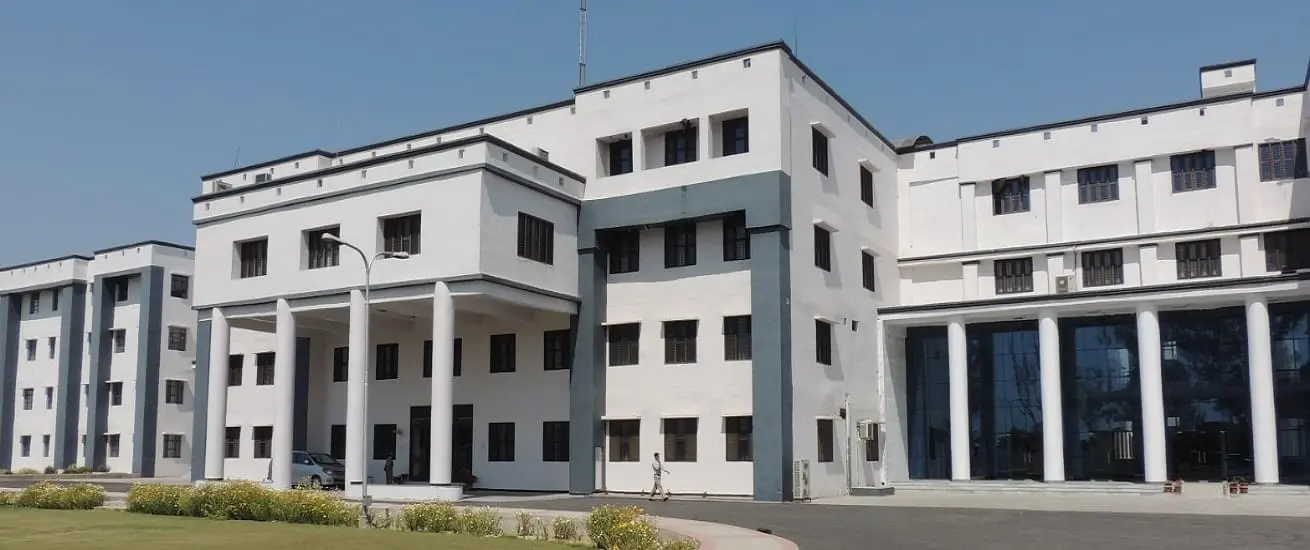 Shri Ram Murti Smarak College of Engineering and Technology - [SRMS CET], Lucknow: Reviews on Placements, Faculty & Facilities