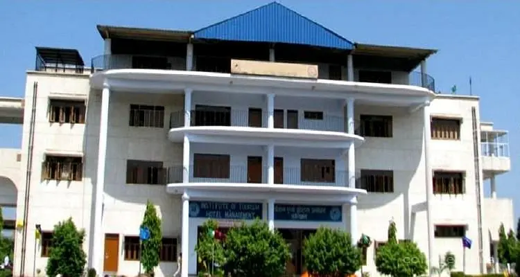 Maharani Laxmi Bai Medical College, Jhansi: Reviews on Placements, Faculty & Facilities