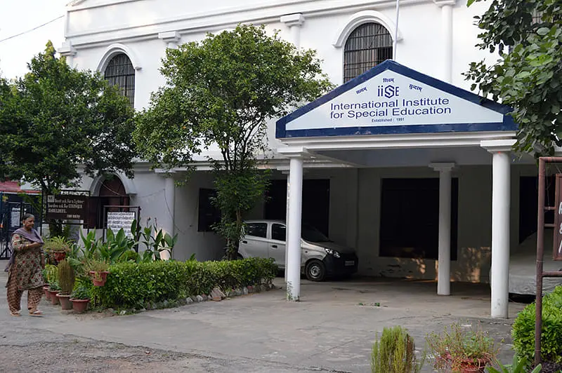 IISE Group of Institutions, Lucknow: Reviews on Placements, Faculty & Facilities